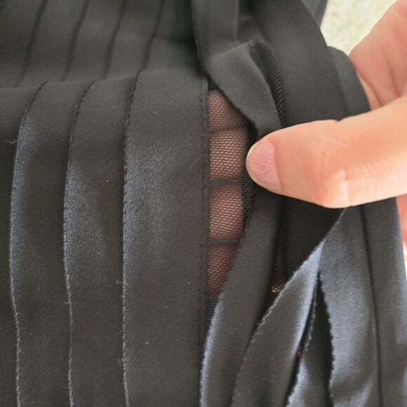 JS Collections Lord and Taylor Black Satin Ruffled Pencil Skirt Size 6 - Picture 6 of 10